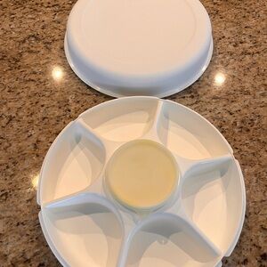 Tupperware veggie tray